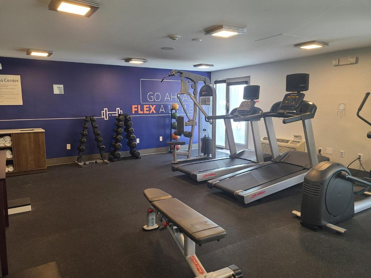 Holiday Inn Express Fort Lauderdale North - Executive Airport By Ihg Екстериор снимка