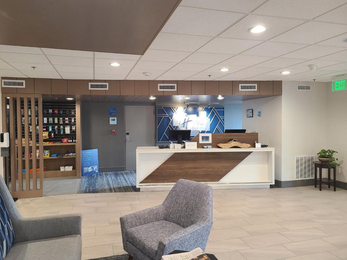 Holiday Inn Express Fort Lauderdale North - Executive Airport By Ihg Екстериор снимка