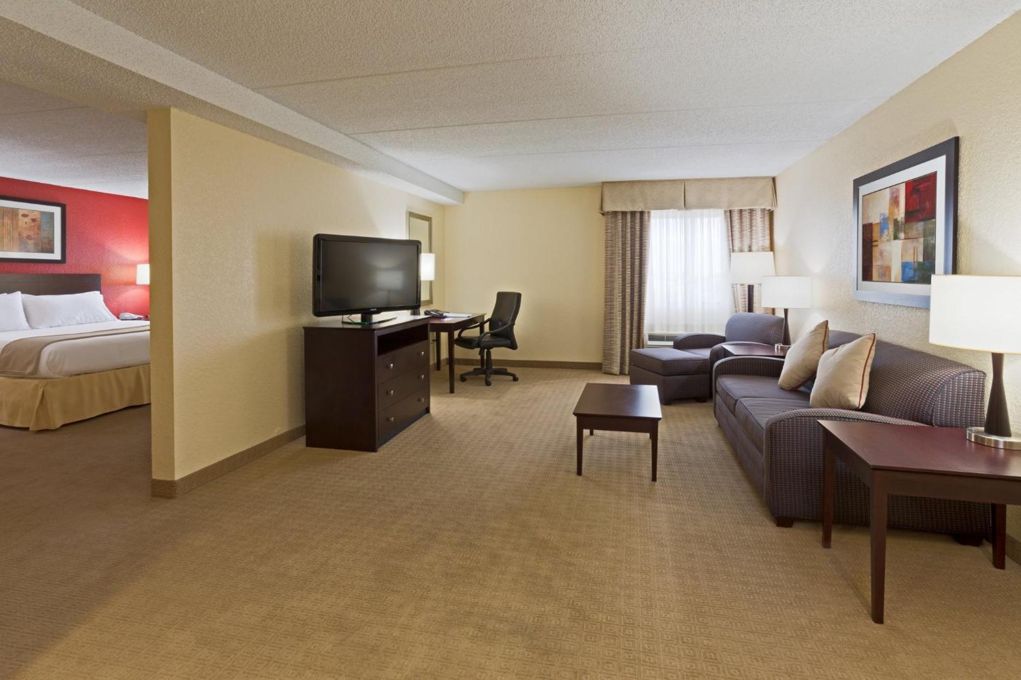 Holiday Inn Express Fort Lauderdale North - Executive Airport By Ihg Екстериор снимка